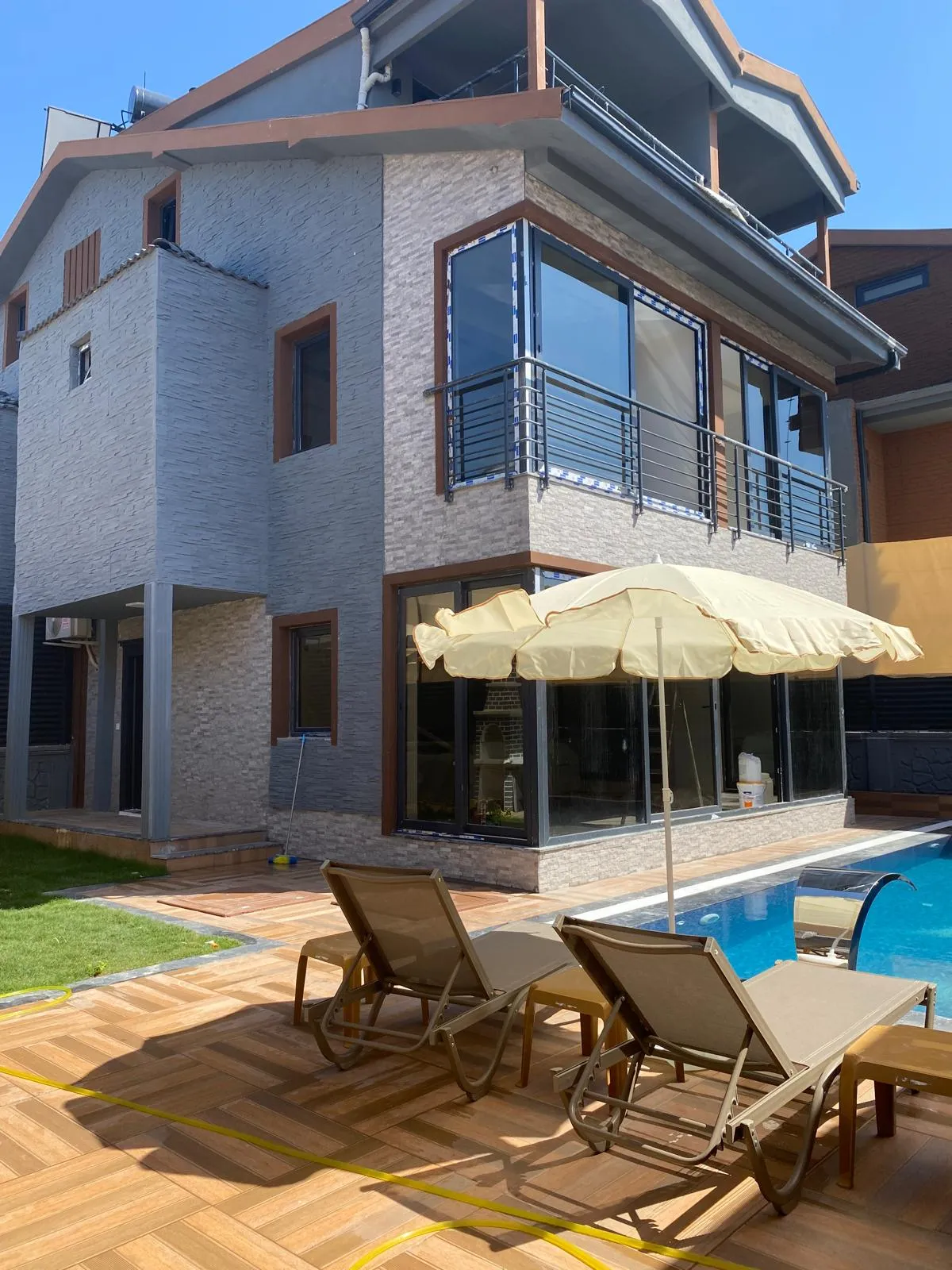 Fethiye Çamköy'de Satılık 4+1 210m2 Eşyalı Havuzlu Müstakil Villa