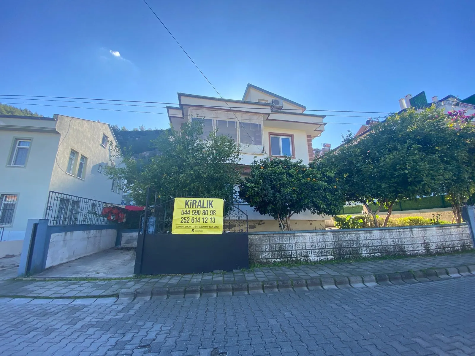 Fethiye Merkezde Bahçeli,Eşyalı,Kapalı Mutfak 2+1 Kiralık Yüksek Giriş