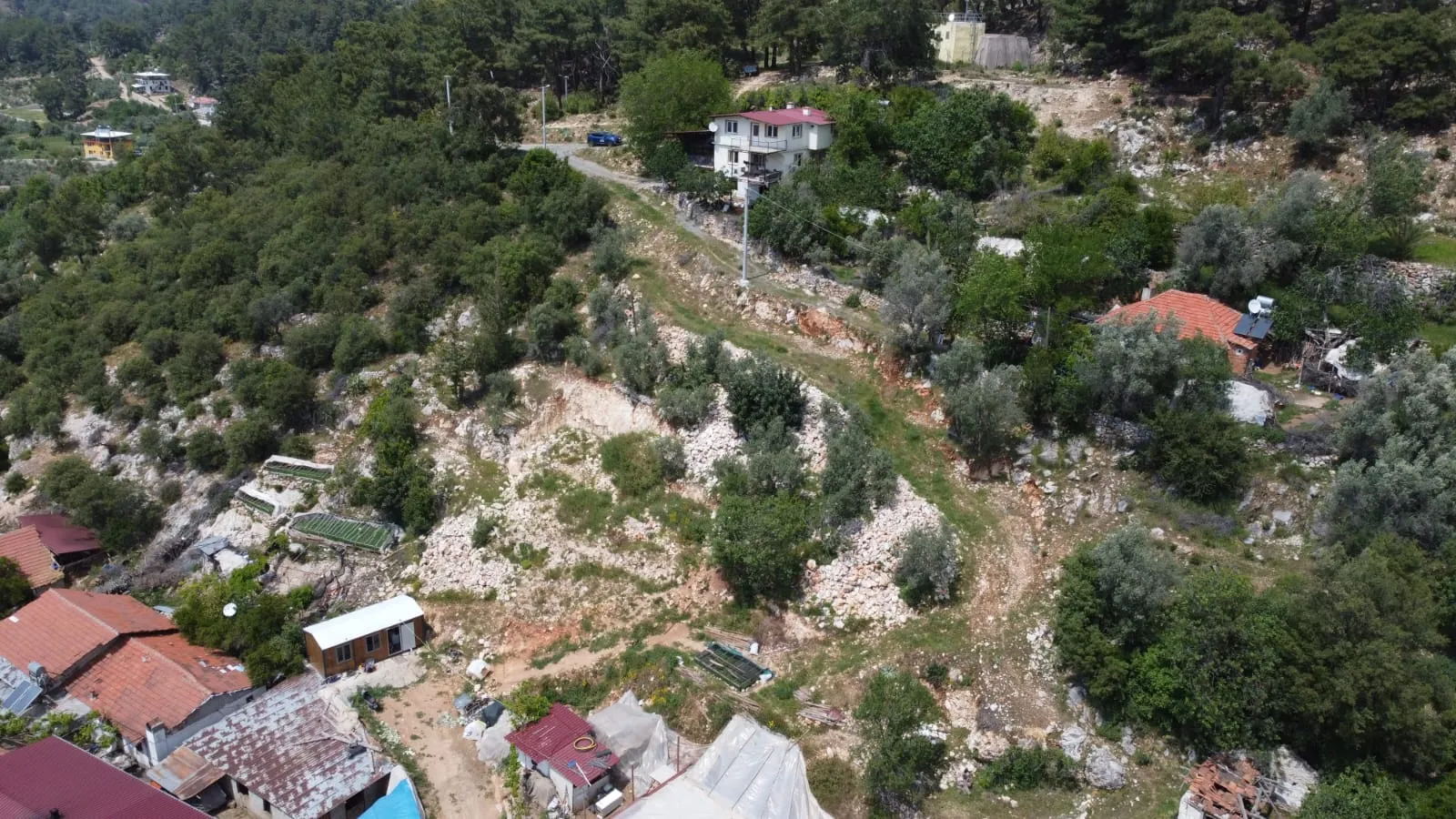 Fethiye Yakacık'ta Doğa ile İç İçe, Köyiçide 988m2 Satılık Arsa